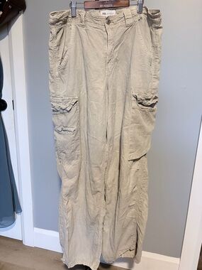 Zara Light Beige Cargo Pants with Utility Pockets